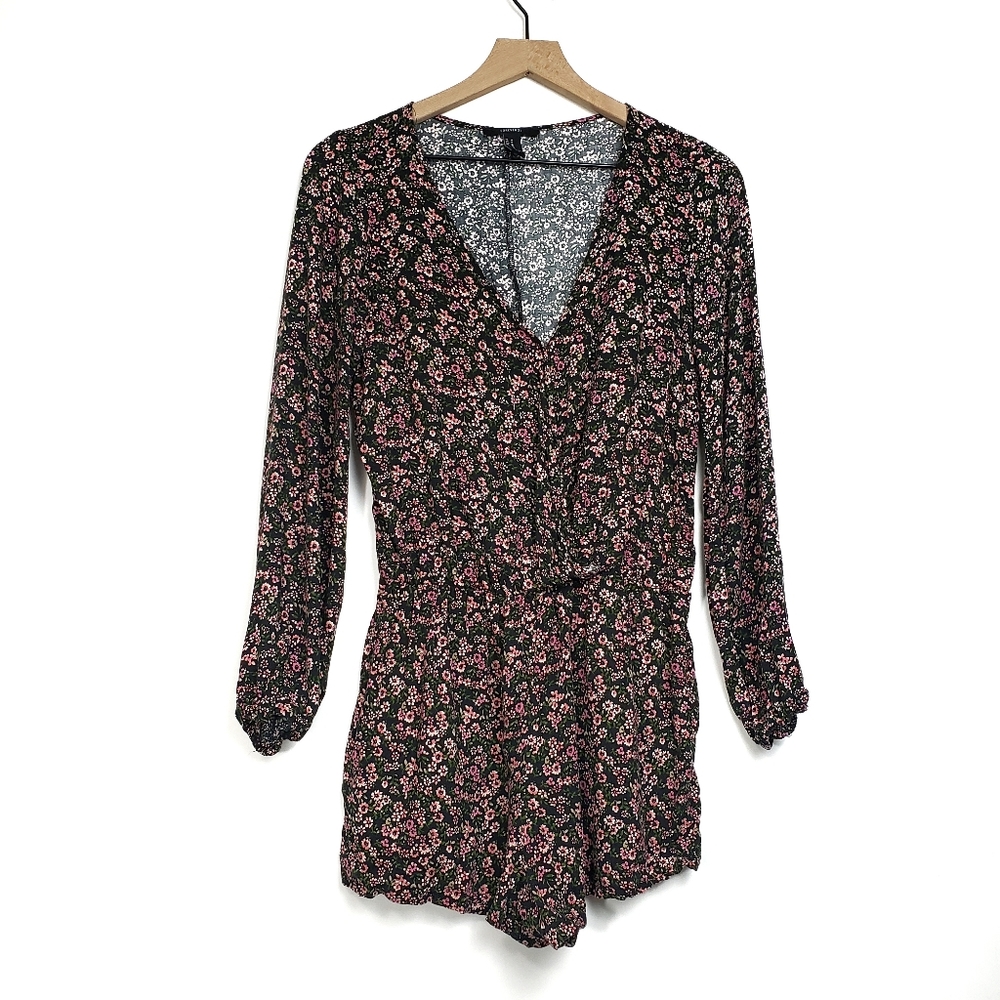 ●Forever 21 Floral Wrap Romper